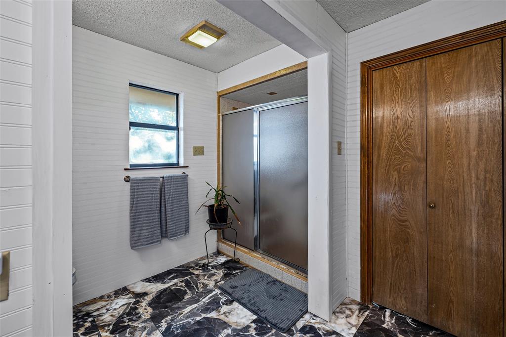 Lakecrest Manor - Residential