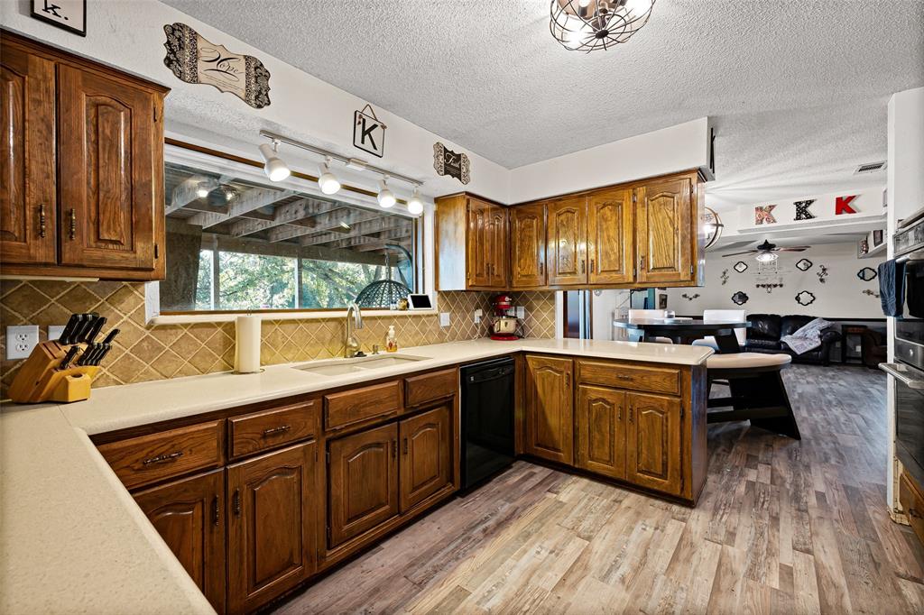 Lakecrest Manor - Residential