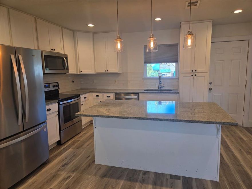 Very cozy 4-bedroom house, new paint and new flooring and ready to move in. Located in a very desirable neighborhood, in close proximity to shopping center, movie theater, schools, parks and plenty of fast-food places.