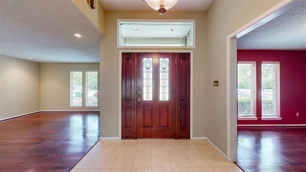 6851 Shorecrest Court