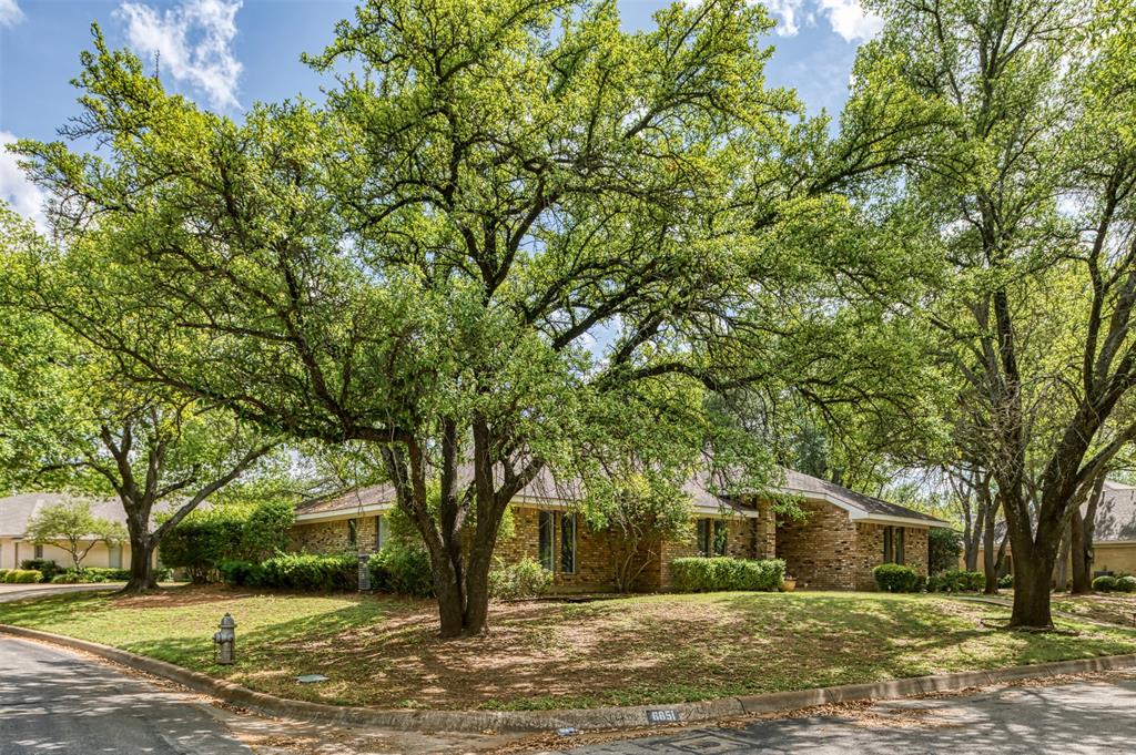 6851 Shorecrest Court