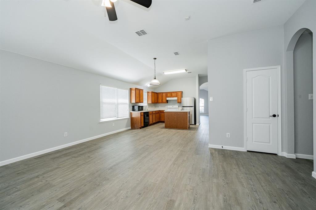 Lakeside Estates Ph III - Residential Lease