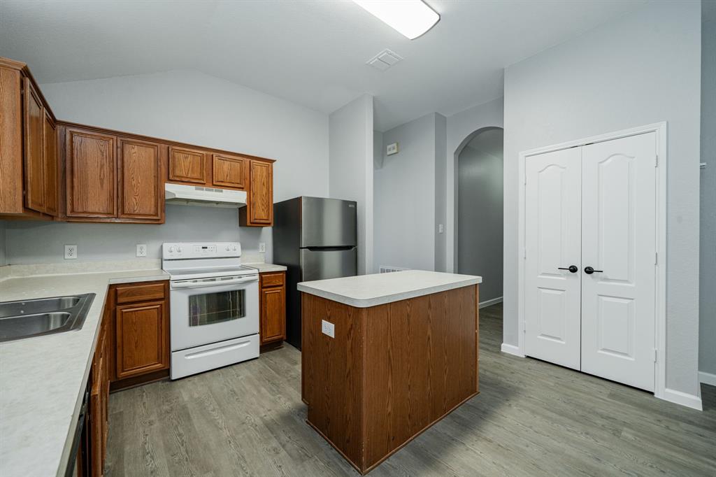 Lakeside Estates Ph III - Residential Lease