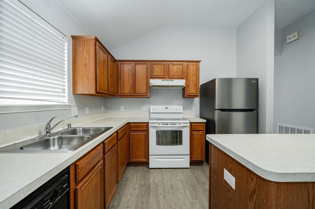 Lakeside Estates Ph III - Residential Lease