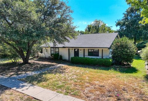 2126 Huntington Drive Grand Prairie TX 75051