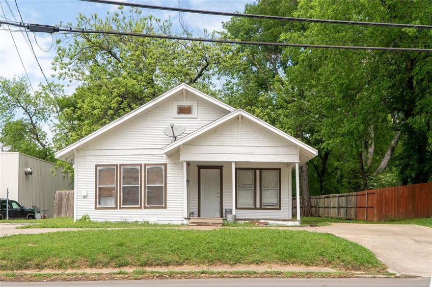 Prime Investment Opportunity in the Heart of Commerce, TX! Located directly across from East Texas A&M University and the football stadium, this 3-bedroom, 1-bath home sits in one of the most high-traffic, high-visibility areas in town. Just steps from local restaurants, shops, and student life, this property offers endless potential—whether you're looking to create off-campus student housing, open a boutique business, or develop your next rental. The exterior has been freshly repainted and the fence recently repaired, setting the stage for further updates and value-add improvements. Zoned for both residential and commercial use, this is a blank canvas waiting for your vision. Think coffee shop, salon, short-term rental, or long-term student lease—options are wide open in this unbeatable location! Don't miss your chance to invest in one of Commerce's most walkable and desirable areas. The possibilities are endless! Schedule your showing today!