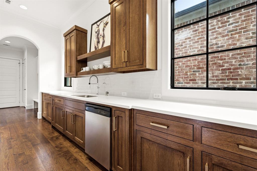 Lawn Glen Abbey - Residential