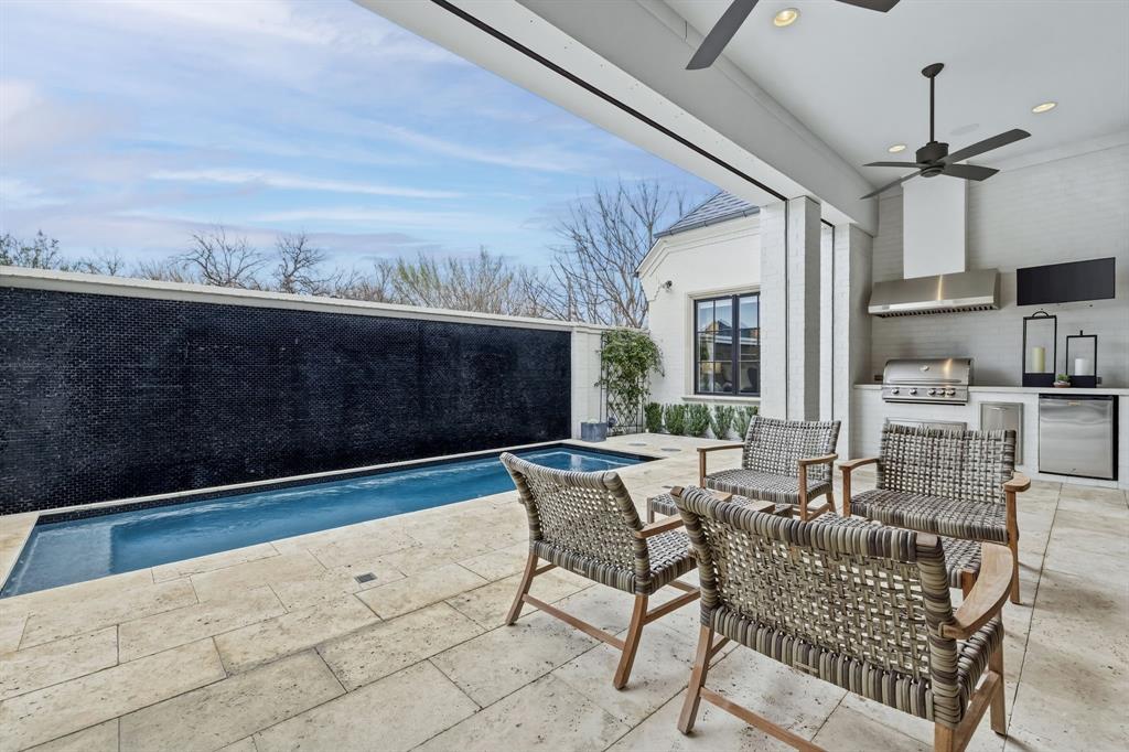 Lawn Glen Abbey - Residential