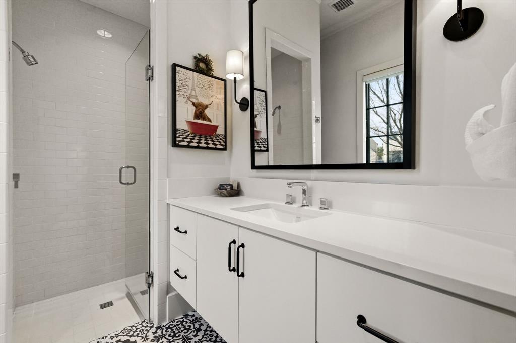 Lawn Glen Abbey - Residential