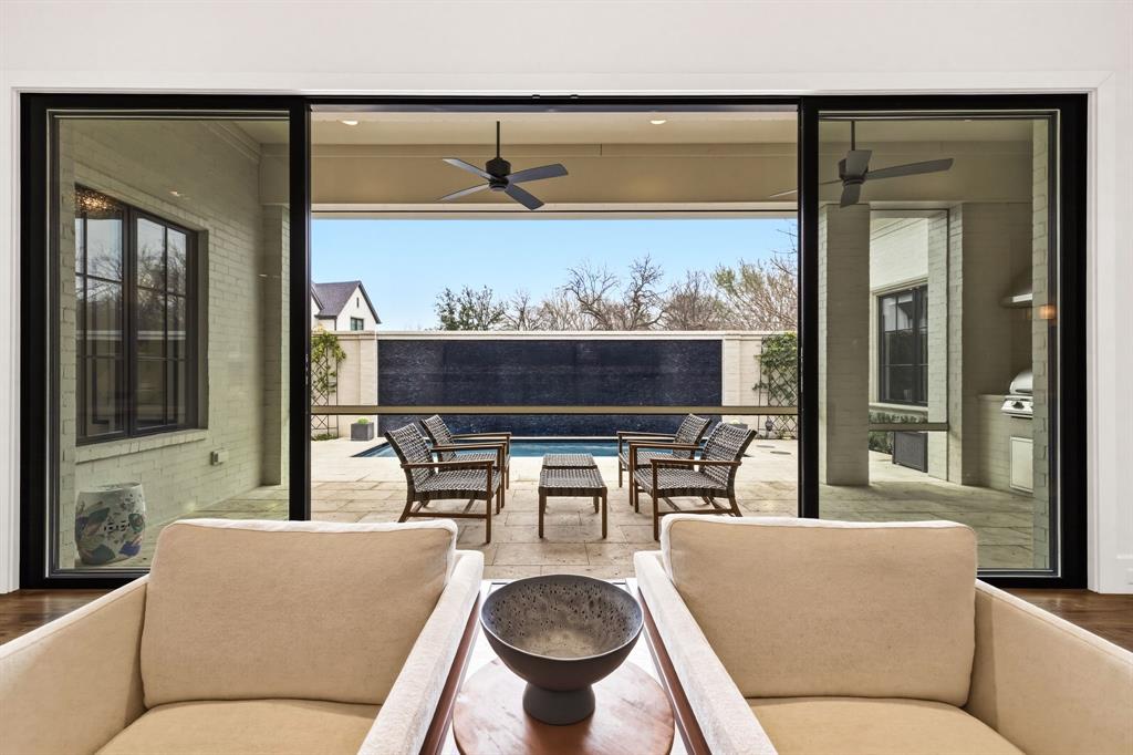 Lawn Glen Abbey - Residential