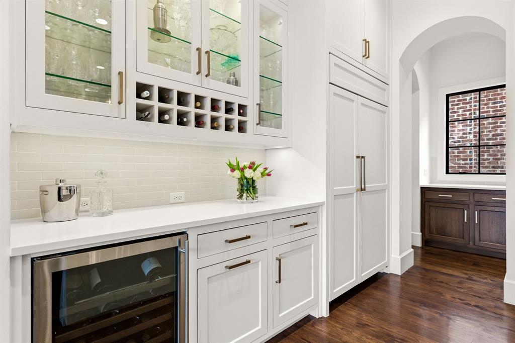 Lawn Glen Abbey - Residential