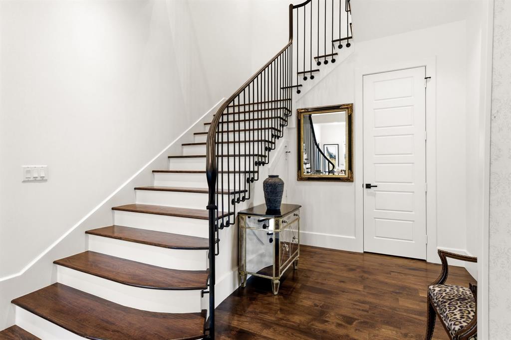 Lawn Glen Abbey - Residential