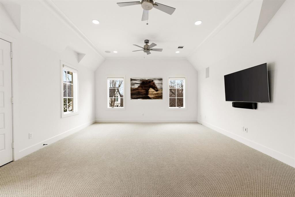 Lawn Glen Abbey - Residential