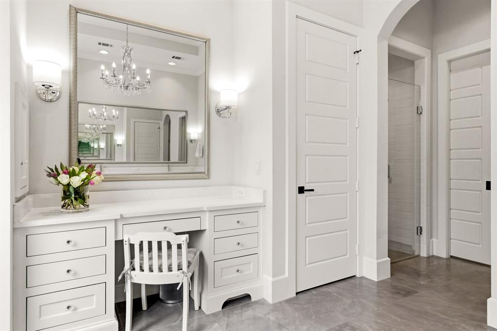 Lawn Glen Abbey - Residential