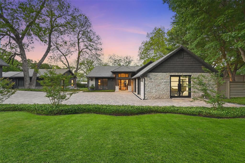 9420 Heron Drive