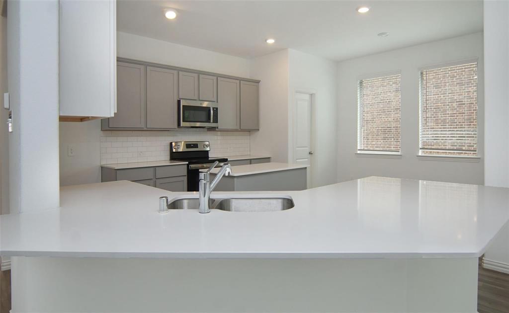 The Reserve at Chamberlain - Residential Lease