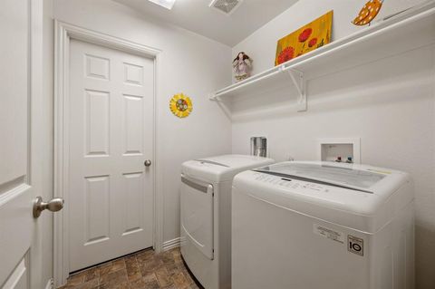 Tiny photo for 6816 Pascal Way #B9, Fort Worth, TX 76137 (MLS # 21193753)