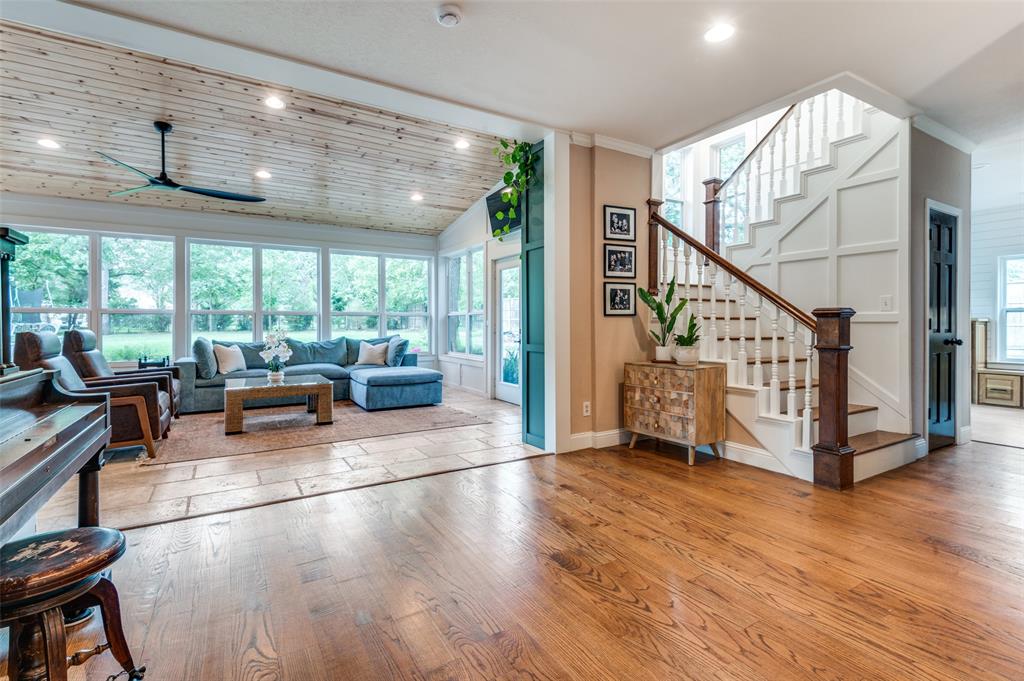 3700 Red Oak Drive