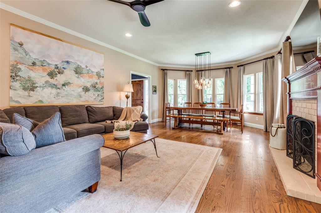 3700 Red Oak Drive