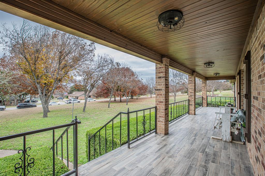 208 Paint Pony Trail N