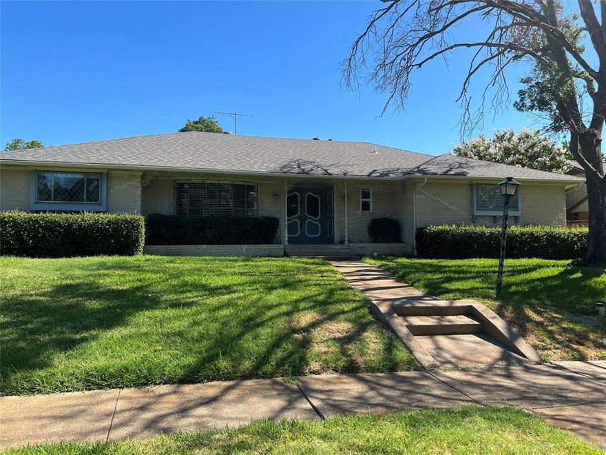 Warm and inviting three bedroom four bathroom updated home on an oversized interior lot in the coveted Meadows neighborhood!!  Very large and spacious with four living areas, 2 dining areas and a wet bar!!  Kitchen features double oven, granite counter tops and electric cooktop!! Close to shopping and restaurants with easy access to both 75 and DNT!! A Must See!!