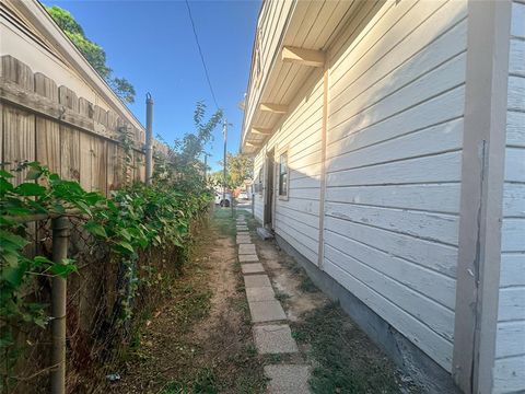 Tiny photo for 2404 Klondike Drive, Dallas, TX 75228 (MLS # 21101518)