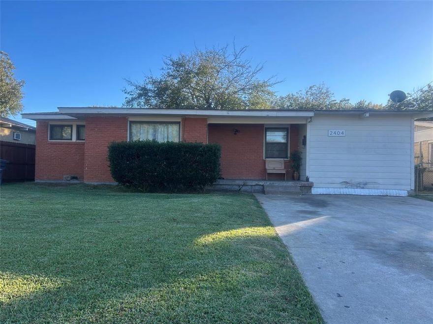 MOTIVATED SELLER !!! 25 minutes from DownTown Dallas and near by shopping centers, This home has a lot of possibilities perfect for a starter home or real estate investment. The garage was converted in an additional living or room area with a half bath with the possibility of EXTRA INCOME. Large backyard for family gatherings to enjoy.