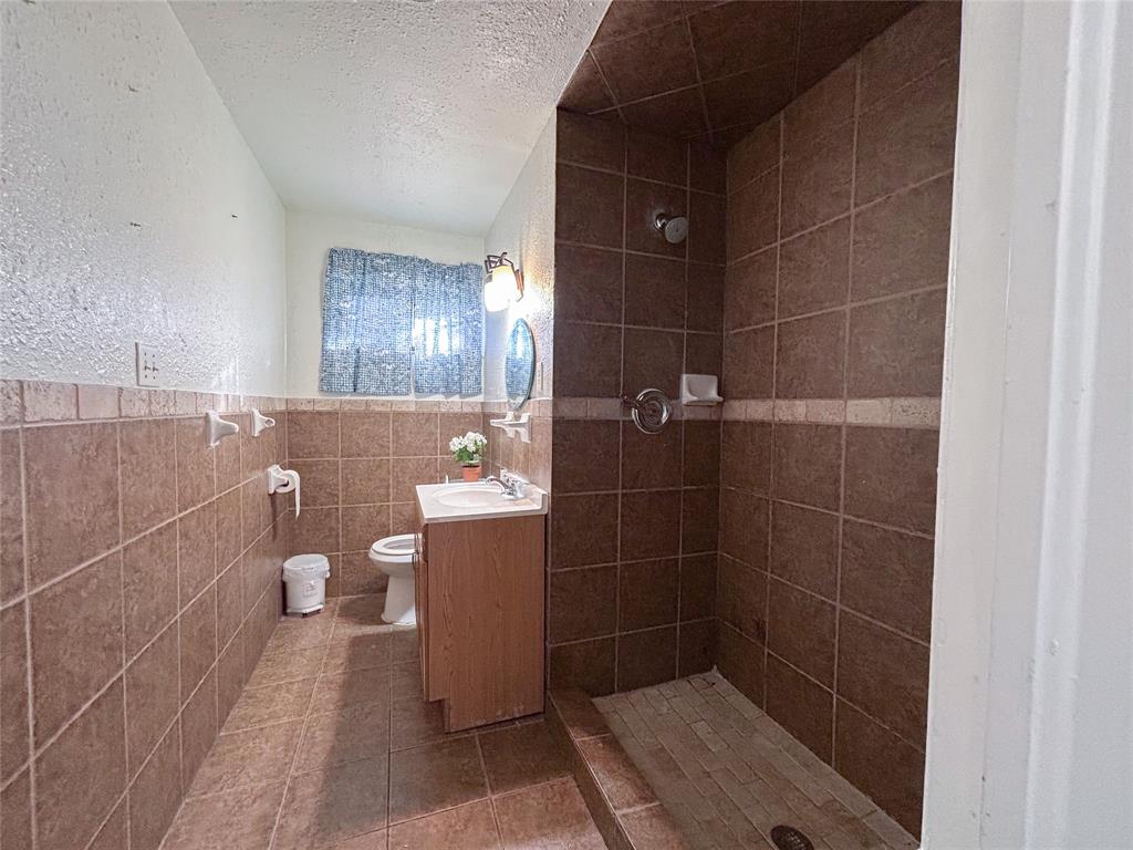 Cloverdale 01 - Residential