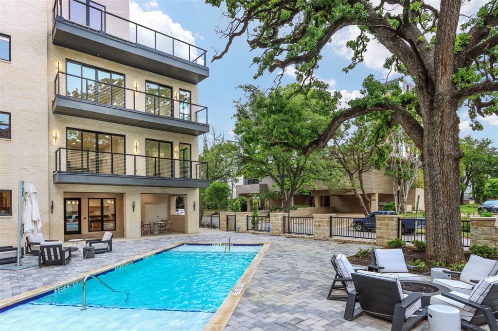 3601 Routh Street PH-4C