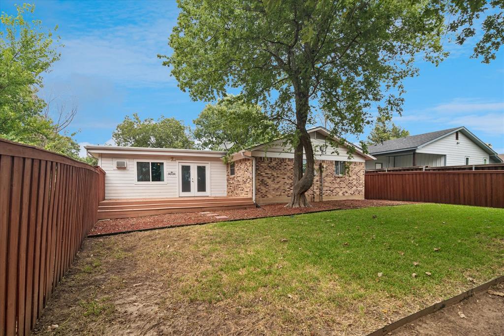 1109 S Valentine Drive