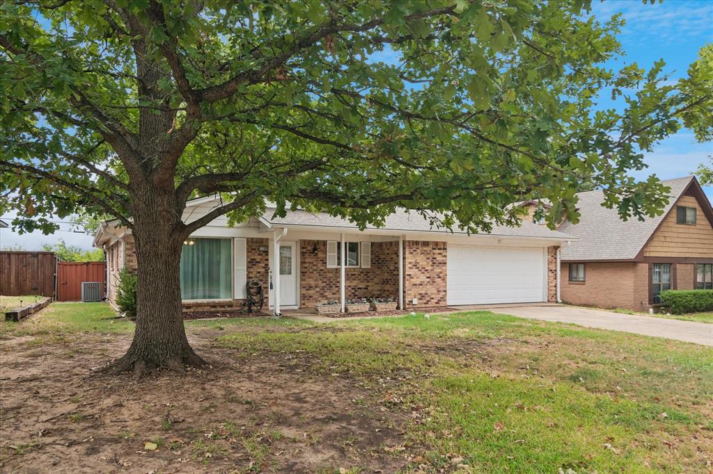 1109 S Valentine Drive