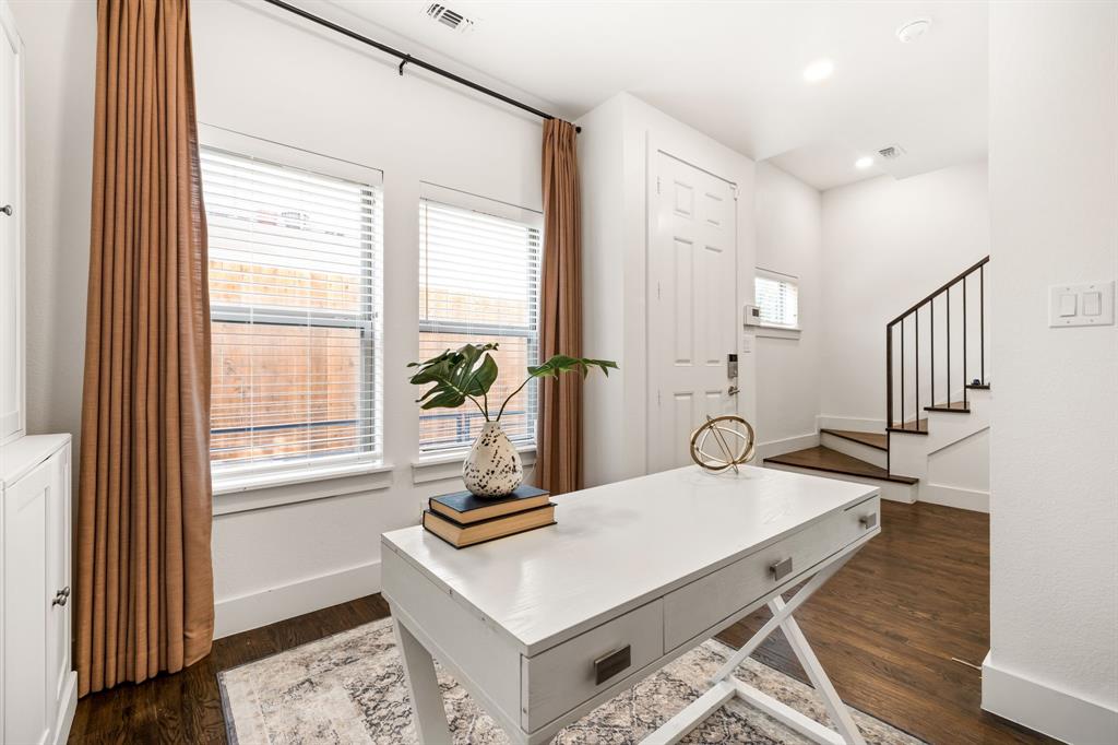 4222 Roseland Avenue 102