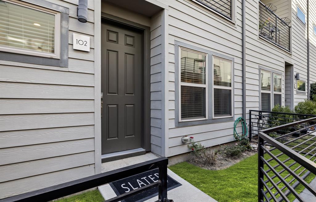 4222 Roseland Avenue 102