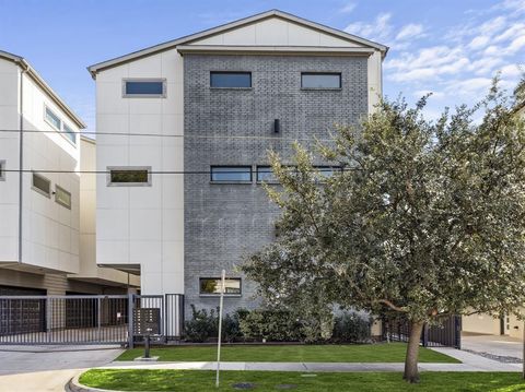 Photo of 4222 Roseland Avenue #102, Dallas, TX 75204 (MLS # 21242604)