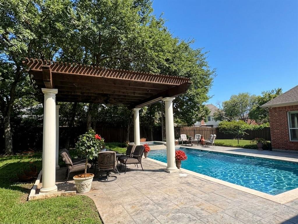 1803 Redwing Court