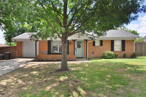 A home in Benbrook