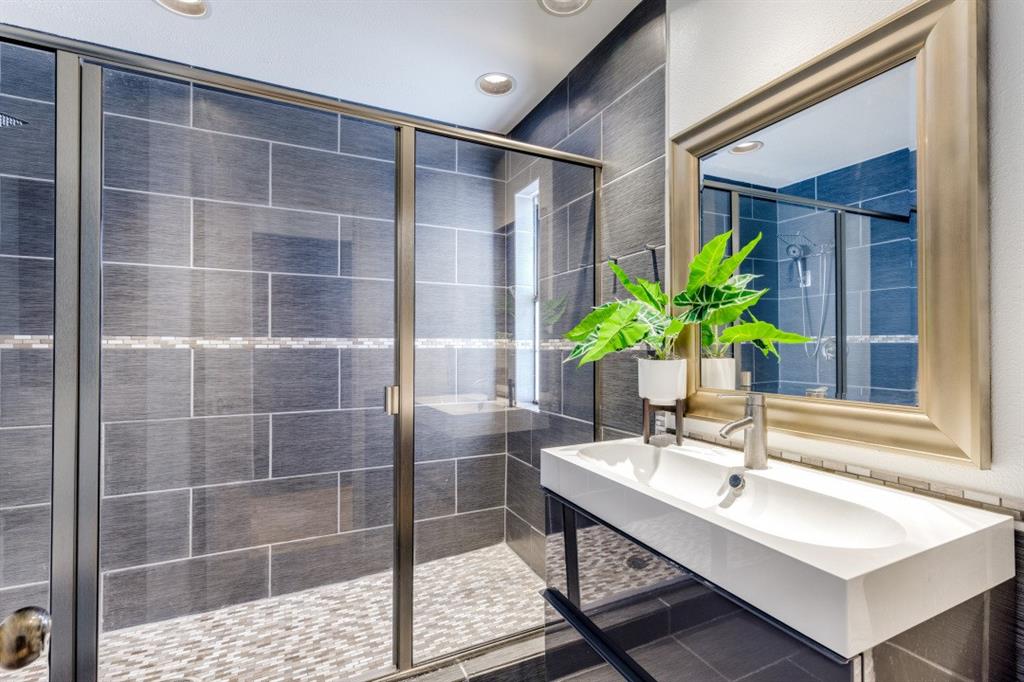 Boardwalk On The Pkwy Condos - Residential