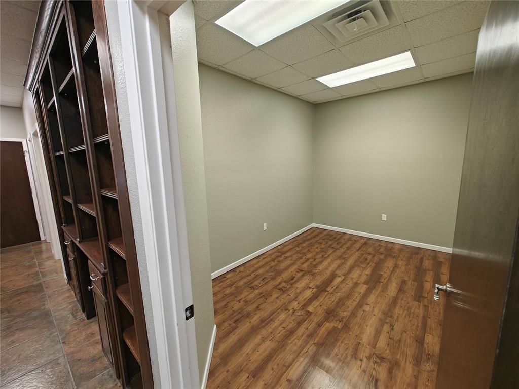 Western Hills Add Sec 5 - Commercial Lease