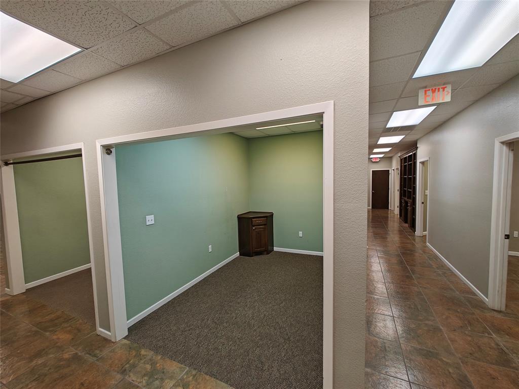 Western Hills Add Sec 5 - Commercial Lease