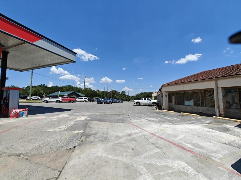 Western Hills Add Sec 5 - Commercial Lease