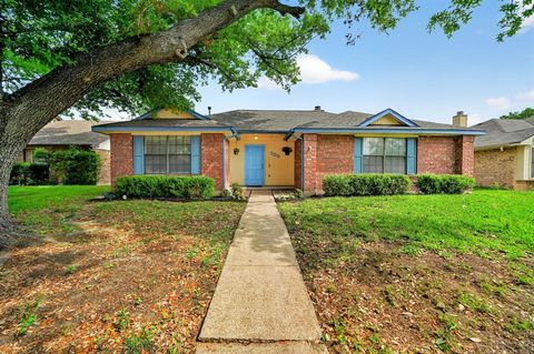 Photo of 705 Whitewing Drive, Mesquite, TX 75150 (MLS # 21256826)