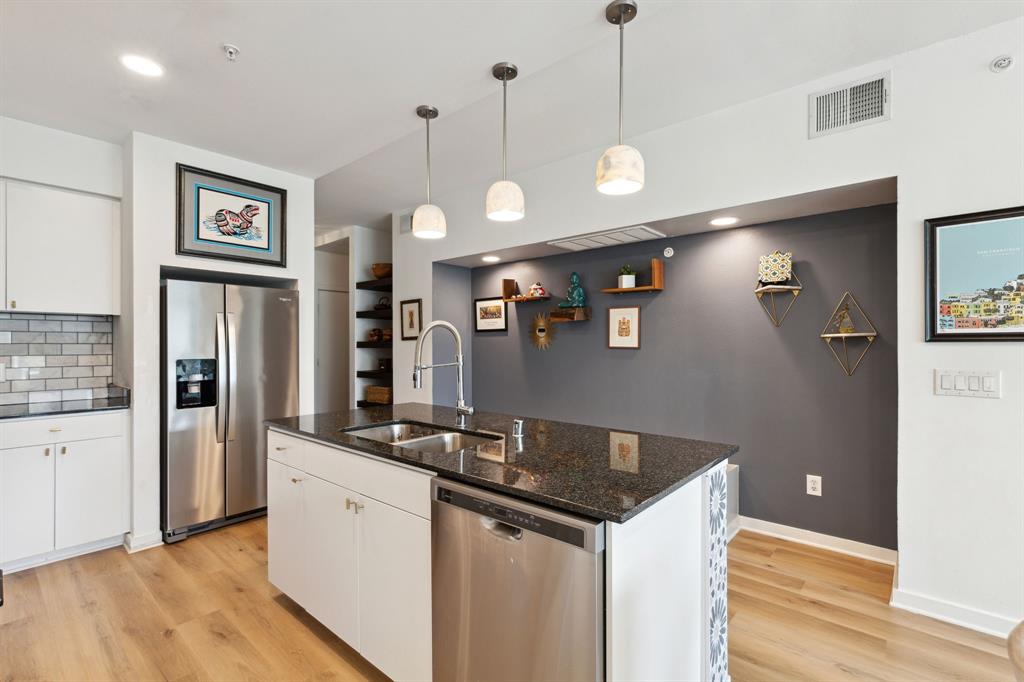 4107 Bowser Avenue 205