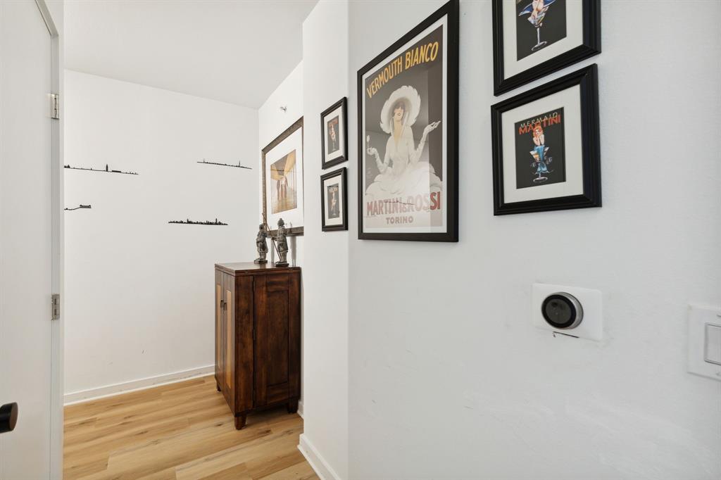 4107 Bowser Avenue 205