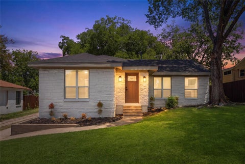 Photo of 1314 Arborvitae Avenue, Dallas, TX 75224 (MLS # 21347370)