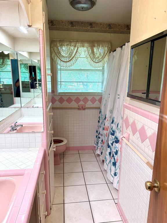 Brown Wc - Residential