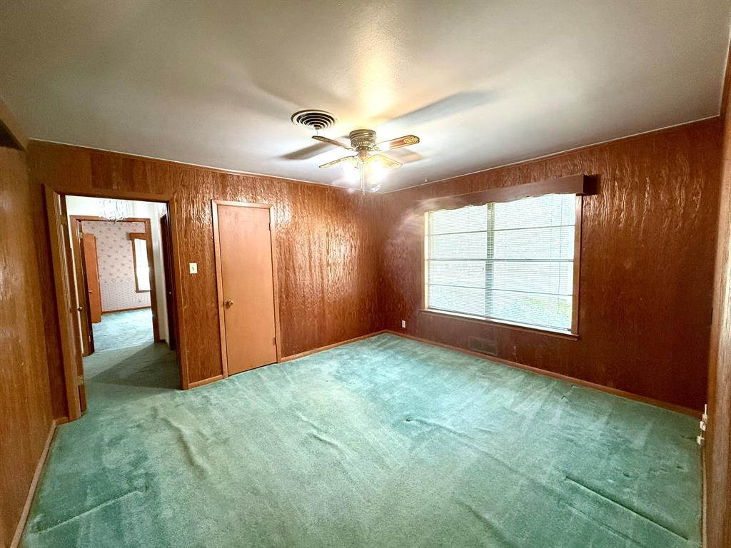 Brown Wc - Residential