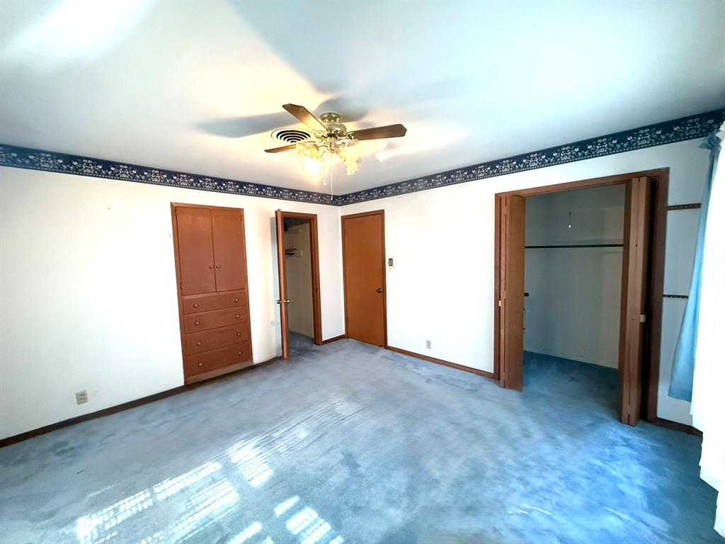 Brown Wc - Residential