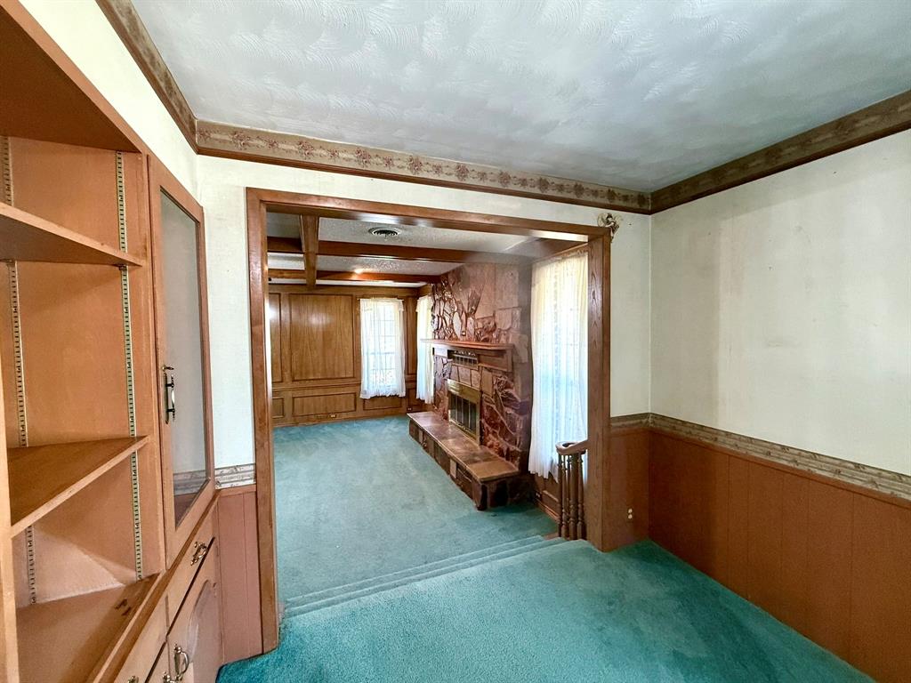 Brown Wc - Residential