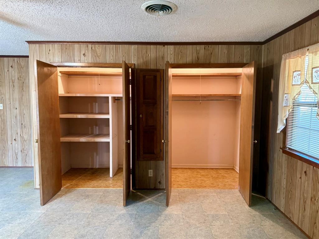 Brown Wc - Residential