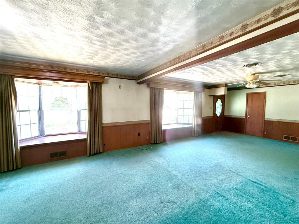 1537 Burns City Road